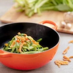 Le Creuset Wokpan / Balti Dish - Mat Zwart - ø 24 Cm / 2.7 Liter - Geëmailleerde Anti-aanbaklaag 12 Le Creuset Wokpan / Balti Dish - Mat Zwart - ø 24 Cm / 2.7 Liter - Geëmailleerde Anti-aanbaklaag -Tefal Shop 1200x1200 61