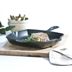 Le Creuset Gietijzeren Vierkante Grillpan - 26cm - Mat Zwart -Tefal Shop 1200x1200 740