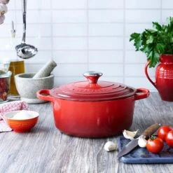 Le Creuset Gietijzeren Braadpan - 26cm 5,3 L - Kersenrood 15 Le Creuset Gietijzeren Braadpan - 26cm 5,3 L - Kersenrood -Tefal Shop 1200x1200 798