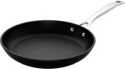 Le Creuset Koekenpan Les Forgées TNS - ø 22 Cm - Standaard Anti-aanbaklaag -Tefal Shop 1200x666 1