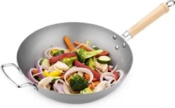 Navaris Grote Wokpan Geschikt Voor Inductie - Koolstofstalen Wok Met Twee Handvaten - Carbon Steel Wok 30 Cm Diameter - Voor Roerbak- En Wokgerechten 9 Navaris Grote Wokpan Geschikt Voor Inductie - Koolstofstalen Wok Met Twee Handvaten - Carbon Steel Wok 30 Cm Diameter - Voor Roerbak- En Wokgerechten -Tefal Shop 1200x743