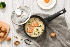 Swiss Pro+ | Set 14 Delige Pannenset | Inductie - Pannensets - Glazen Deksel - Met Afneembare Handgreep - Marmeren Interieur -PFAS-vrij | Black (Zwart) 19 Swiss Pro+ | Set 14 Delige Pannenset | Inductie - Pannensets - Glazen Deksel - Met Afneembare Handgreep - Marmeren Interieur -PFAS-vrij | Black (Zwart) -Tefal Shop 1200x799 77