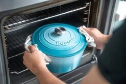 Nuovva Gietijzeren Braadpan Antiaanbaklaag Met Deksel - Sudderpan Blauw - Rond - Ø24 Cm - 4,7 Liter - 100% PFAS & PFOA Vrij - Geschikt Voor Alle Warmtebronnen - Elektrisch - Gas - Halogeen - Inductie – Keramisch 8 Nuovva Gietijzeren Braadpan Antiaanbaklaag Met Deksel - Sudderpan Blauw - Rond - Ø24 Cm - 4,7 Liter - 100% PFAS & PFOA Vrij - Geschikt Voor Alle Warmtebronnen - Elektrisch - Gas - Halogeen - Inductie – Keramisch -Tefal Shop 1200x800 168