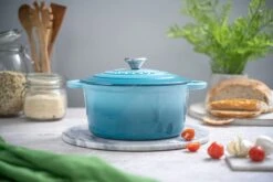 Nuovva Gietijzeren Braadpan Antiaanbaklaag Met Deksel - Sudderpan Blauw - Rond - Ø24 Cm - 4,7 Liter - 100% PFAS & PFOA Vrij - Geschikt Voor Alle Warmtebronnen - Elektrisch - Gas - Halogeen - Inductie – Keramisch 10 Nuovva Gietijzeren Braadpan Antiaanbaklaag Met Deksel - Sudderpan Blauw - Rond - Ø24 Cm - 4,7 Liter - 100% PFAS & PFOA Vrij - Geschikt Voor Alle Warmtebronnen - Elektrisch - Gas - Halogeen - Inductie – Keramisch -Tefal Shop 1200x800 169