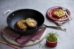 LE CREUSET - Les Forgees - Wokpan 30cm -Tefal Shop 1200x800 192